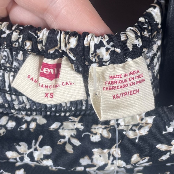 NEW Levis Floral Statement Crop Top Shirt Womens XS black western boho - Picture 4 of 11